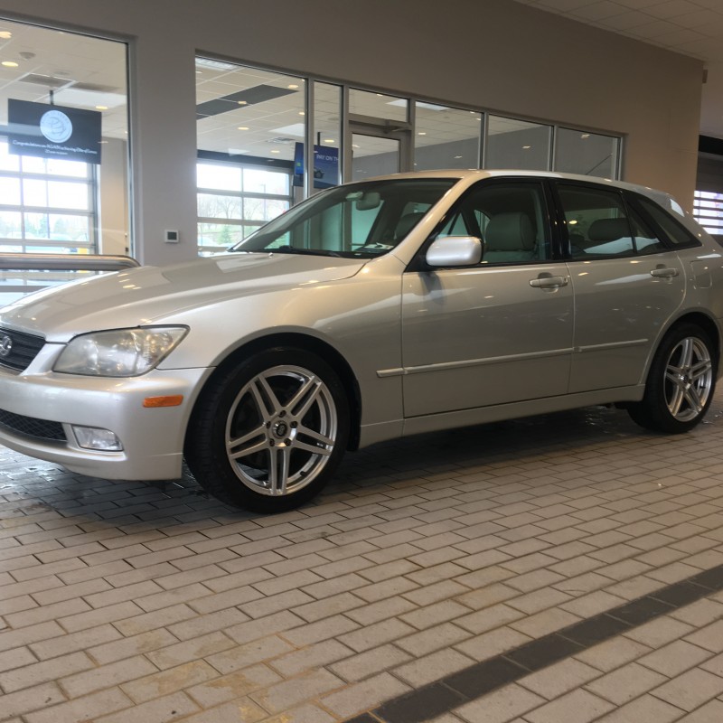 BurnoutLS13's Lexus IS 300 SportCross