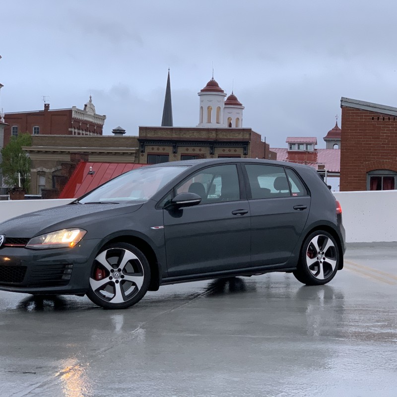 Neezmo's Volkswagen Golf GTI